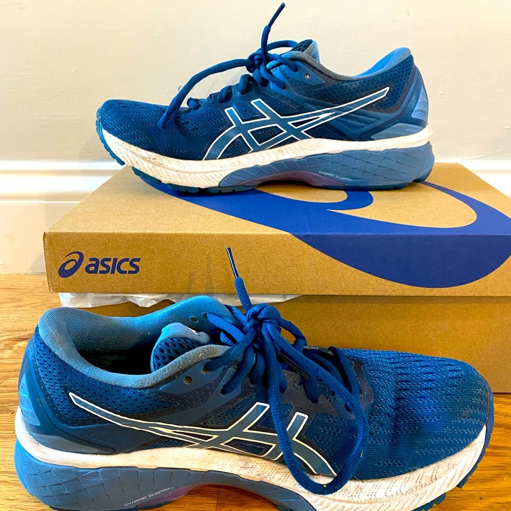 ASICS GT-2000 9 running shoes size 8